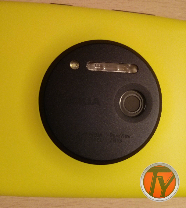  Nokia-41 Megapixel-Video focus-Nokia-Windows Phone